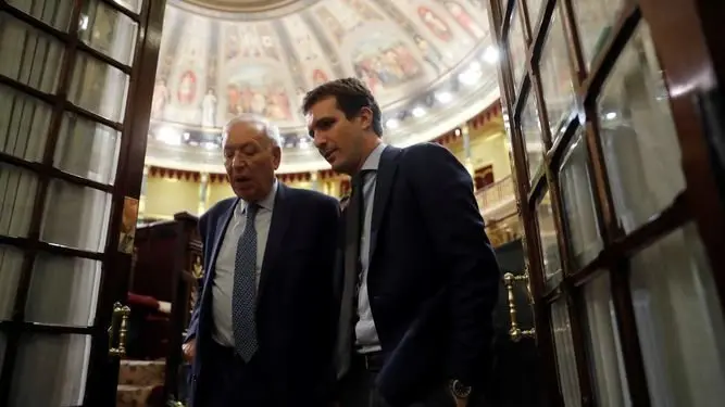Pablo-Casado-Congreso-Manuel-Garcia-Margallo_1308779212_92408022_667x375