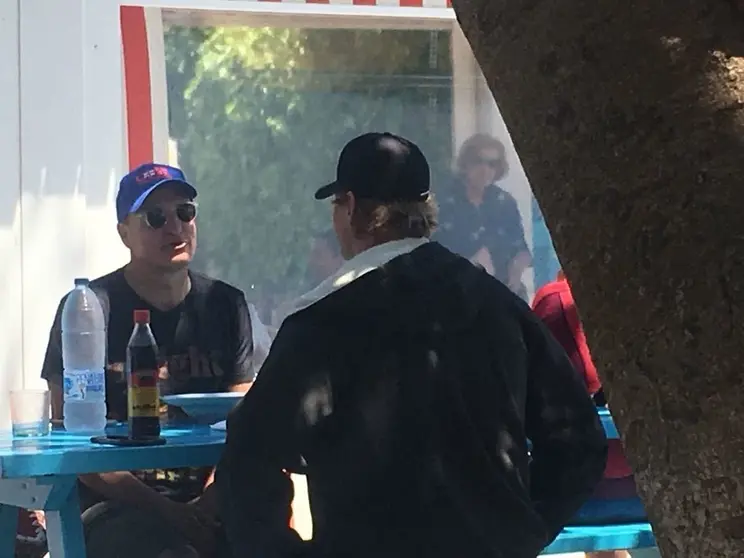 Woody-Harrelson-fotografiado-terraza-localidad_1250285589_85360410_1365x1024