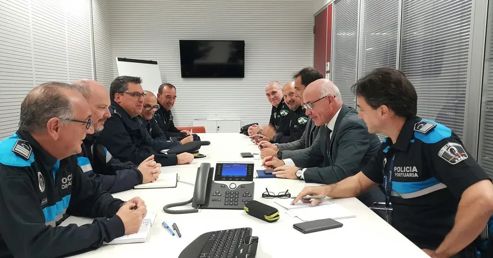 Reuni&oacute;n polic&iacute;as