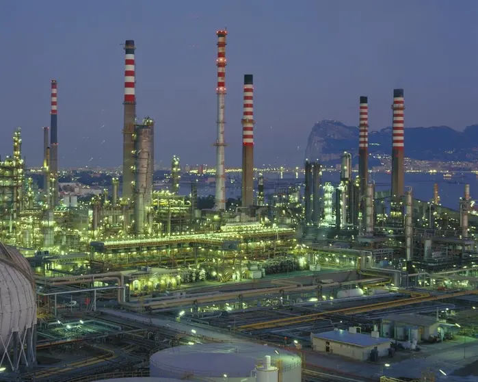 Refiner&iacute;a de Cepsa.