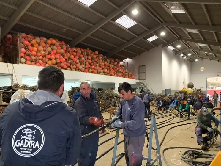 Preparativos de las redes para la almadraba de Conil.
