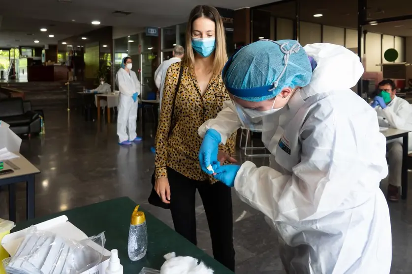 Prueba de detecci&oacute;n de anticuerpos de coronavirus.