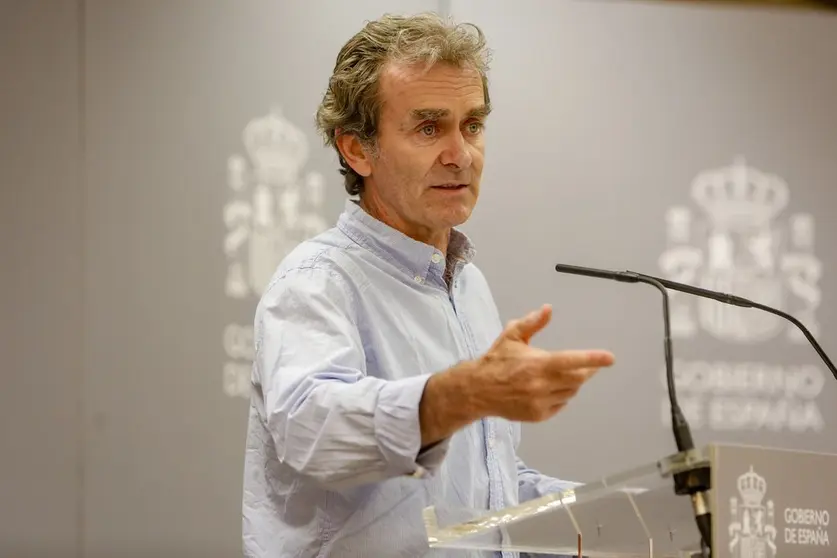 EuropaPress_3202935_director_centro_coordinacion_alertas_emergencias_sanitarias_ccaes_fernando(1)