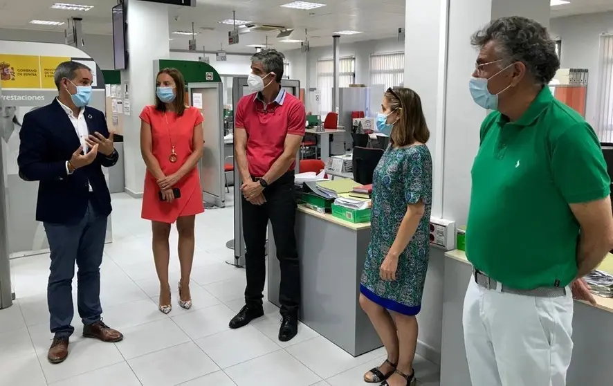 Visita del subdelegado a la oficina de Arcos.