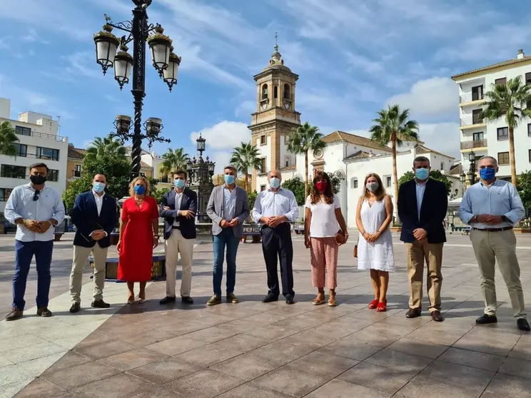 EuropaPress_3288398_encuentro_distintos_cargos_institucionales_pp_algeciras