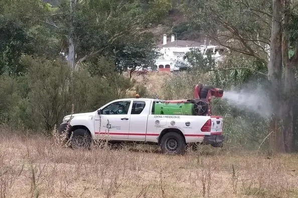 Trabajos de fumigaci&oacute;n.
