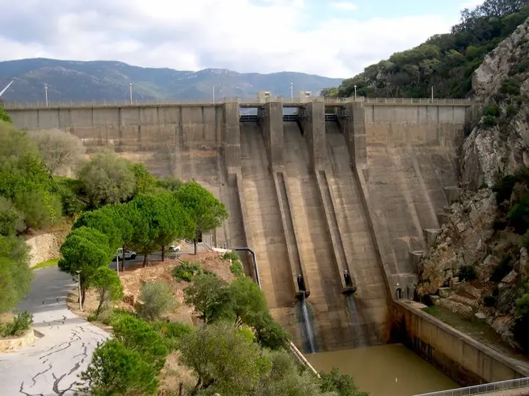 Presa Almod&oacute;var en Tarifa.