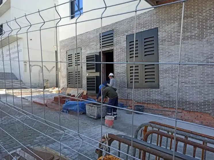 Obreros trabajando.
