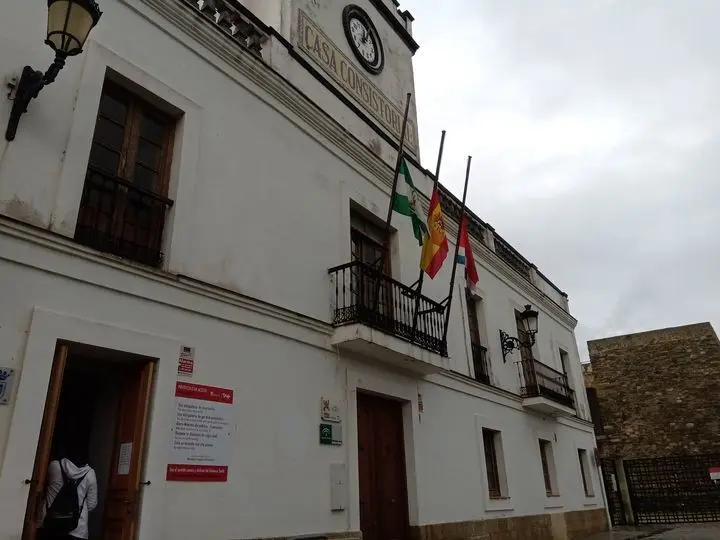 Banderas a media asta.