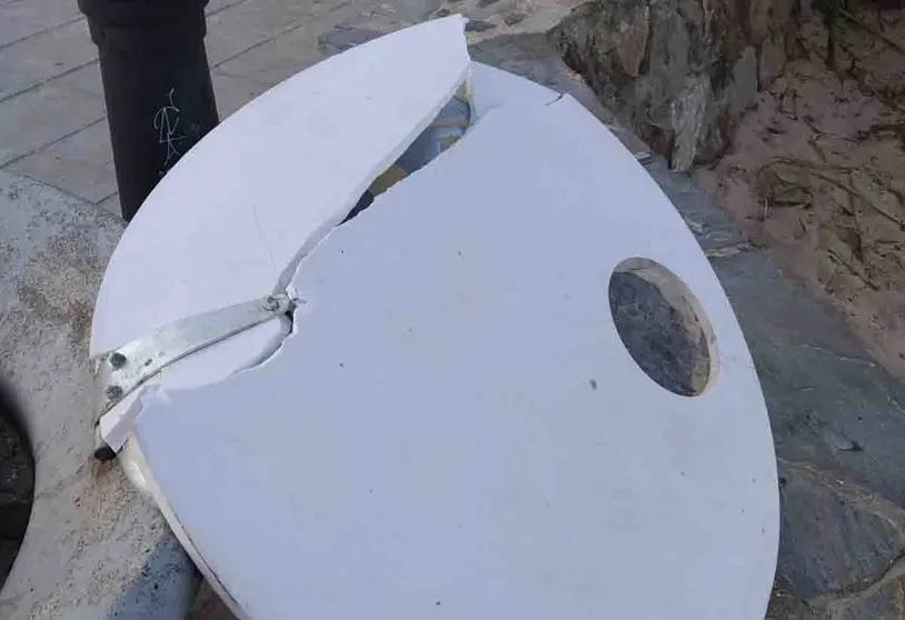 papelera destrozada