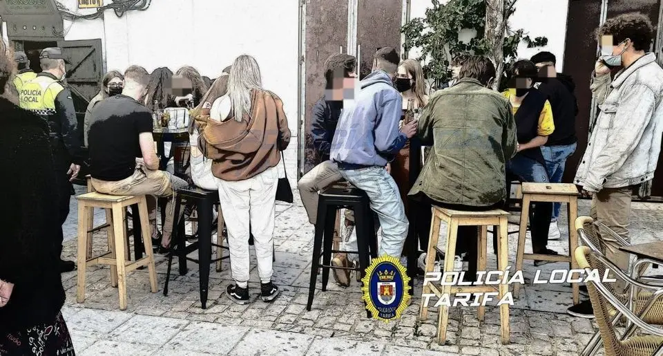 La polic&iacute;a vigila el centro de la ciudad.