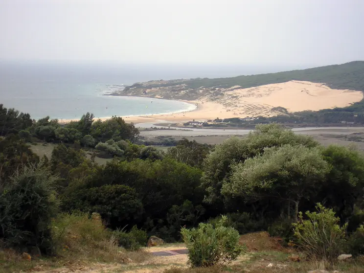 Mellaria_Vista de la desembocadura del r&iacute;o del Valle en la ensenada de Valdevaqueros