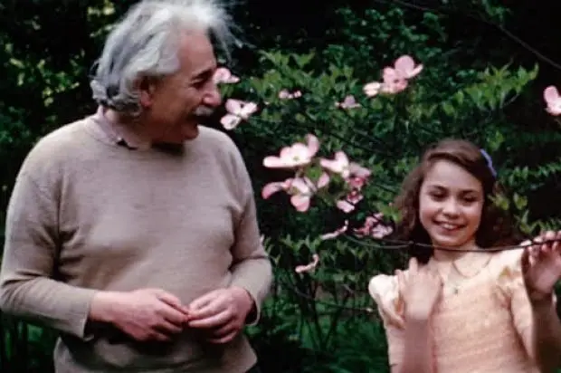 Einstein-nina1-620x412