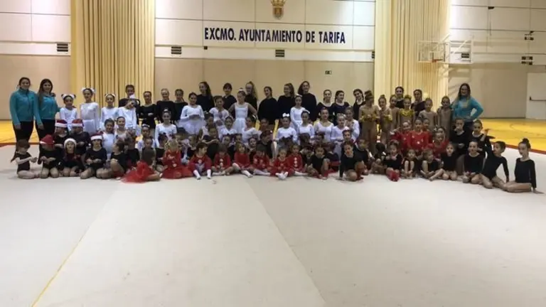 Club-Gimnasia-Ritmica-Tarifa-completo_1311479542_92790014_667x375