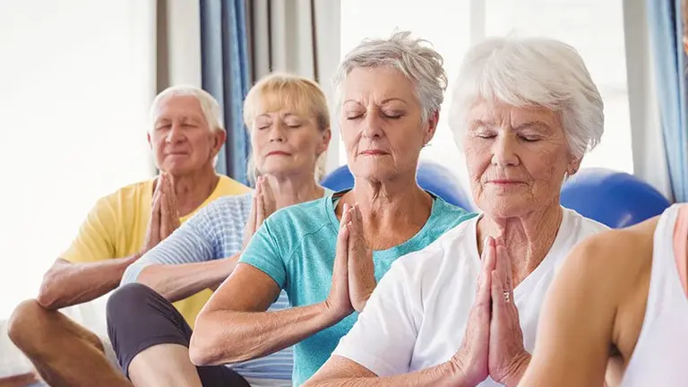 Yoga-para-adultos-mayores