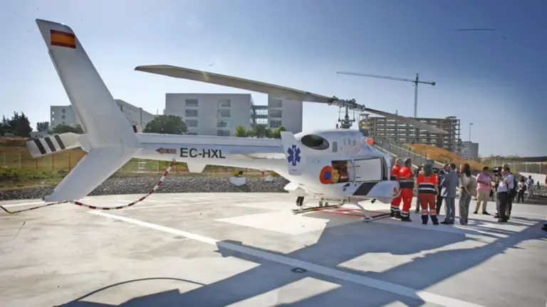helicoptero-base-hospital-Jerez_1279982173_88678943_667x375