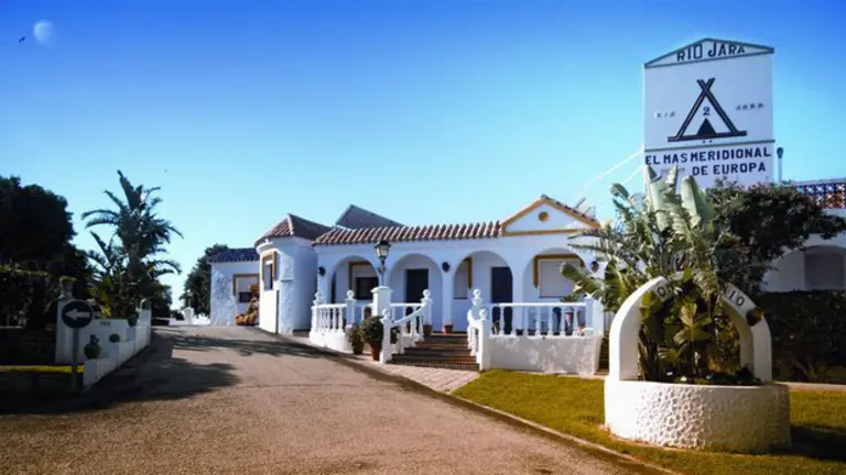 camping r&iacute;o jara