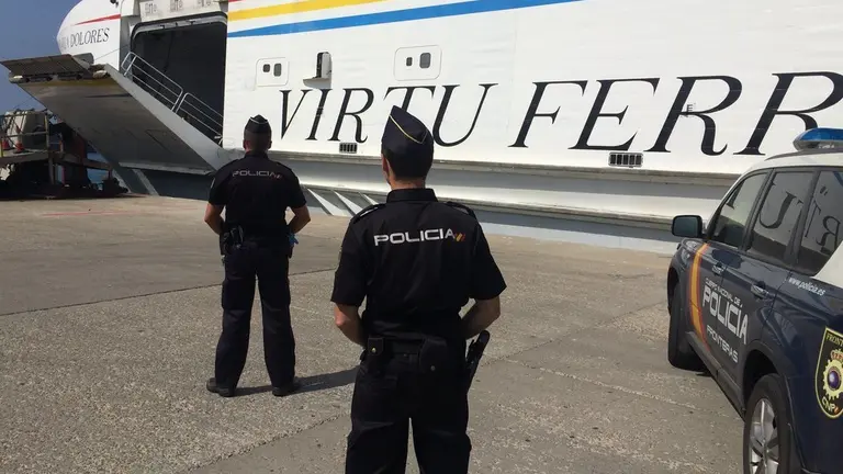 Agentes de la Polic&iacute;a Nacional, en el Puesto Fronterizo, en una imagen de archivo.