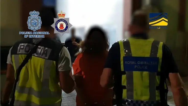 EuropaPress_2585975_Detenidas_47_personas_en_una_macro_operaci&oacute;n_contra_una_red_que_traficaba_con_personas_entre_Gibraltar_y_Espa&ntilde;a