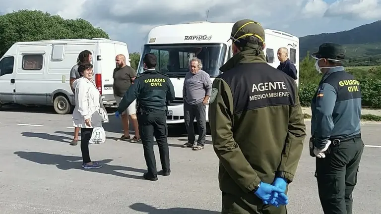 Desalojo de caravanas.