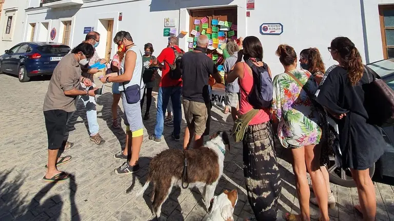 Protesta de la plataforma Salvemos Valdevaqueros en la puerto del Ayuntamiento de Tarifa

Protesta de la plataforma Salvemos Valdevaqueros en la puerto del Ayuntamiento de Tarifa


5/6/2020
