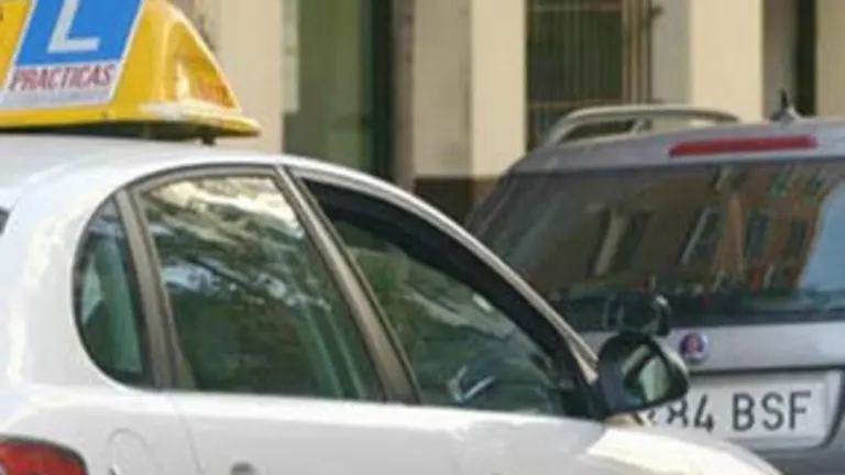 Coche de autoescuela.