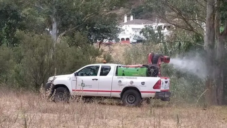 Trabajos de fumigaci&oacute;n.
