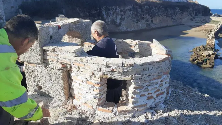 Reposici&oacute;n de ladrillo en cuerpo de garita y aspilleras.