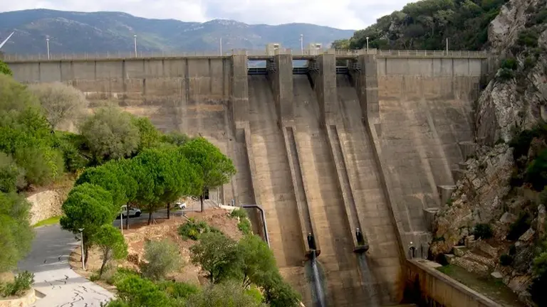 Presa Almod&oacute;var en Tarifa.