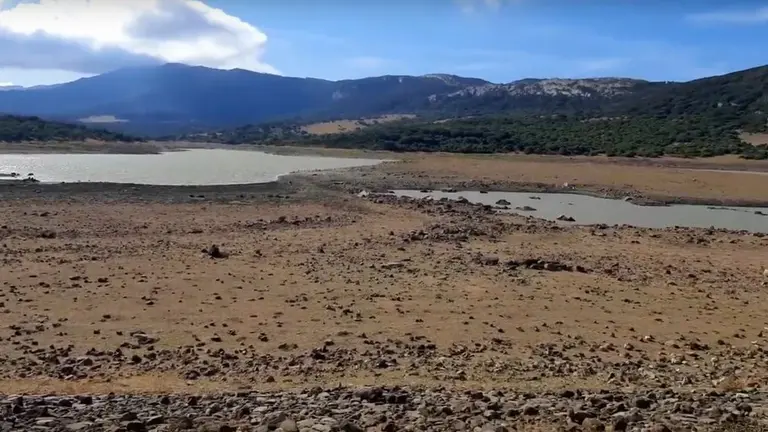 embalse de almod&oacute;var