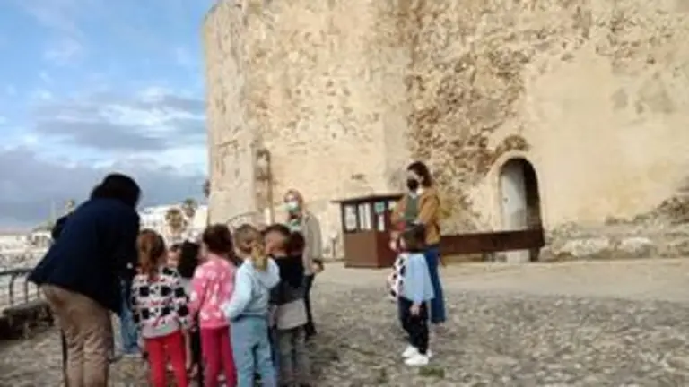 Un grupo de escolares, en la visita.