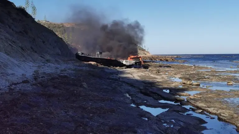 Incendio de la narcolancha.