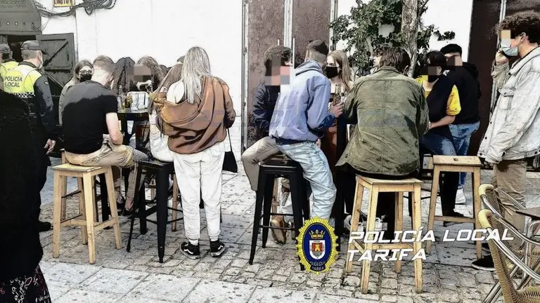 La polic&iacute;a vigila el centro de la ciudad.