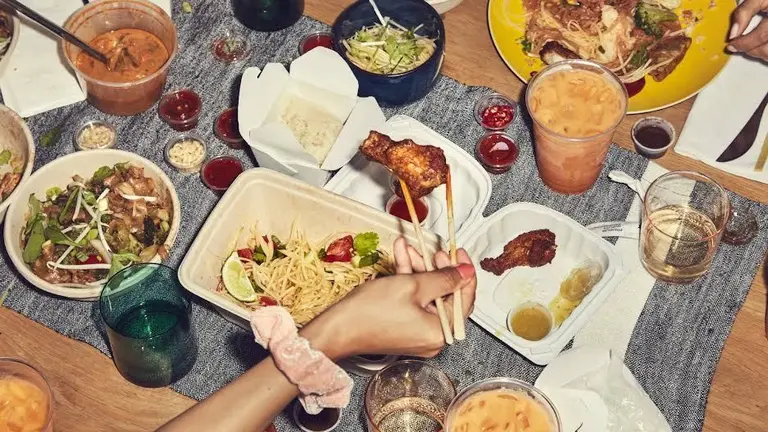 Comida a domicilio.