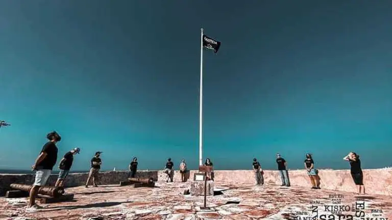 Acto de izada de bandera.