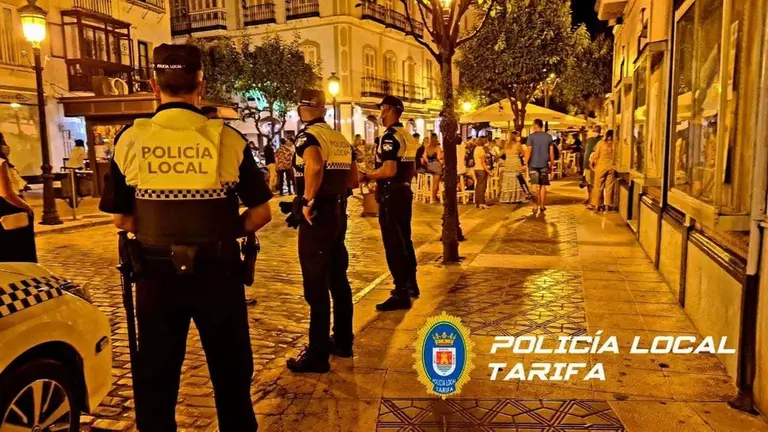 polic&iacute;a local en tarifa